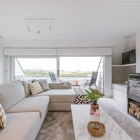 Huswell - With Panoramic 270 Degree Sea-view * Koksijde
