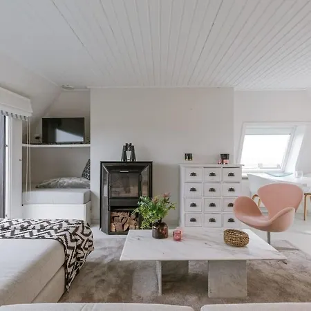 Huswell - With Panoramic 270 Degree Sea-view Koksijde