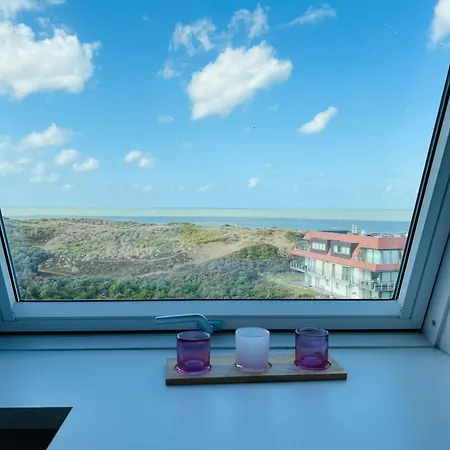 Huswell - With Panoramic 270 Degree Sea-view